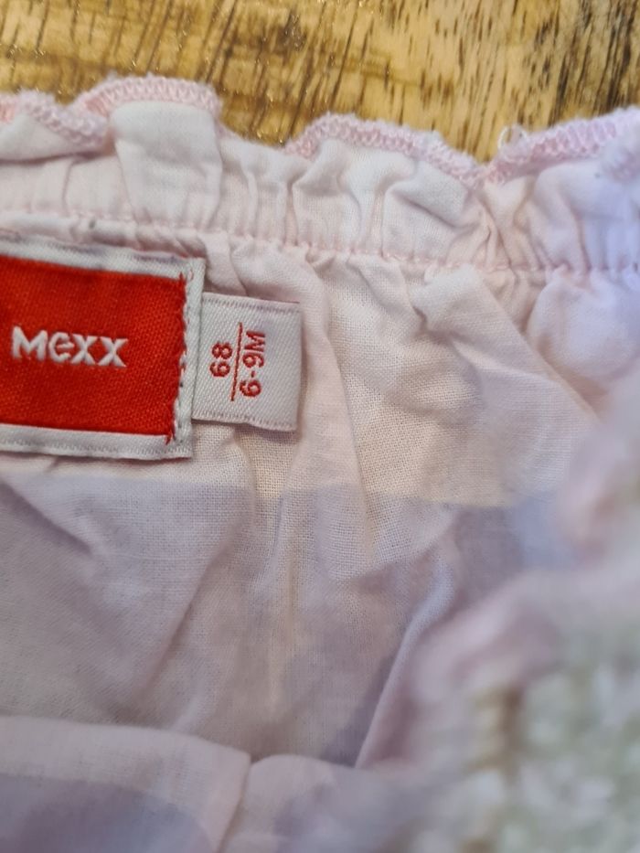 Lot 2 robes été et 2 Chapeaux 6 mois - photo numéro 2