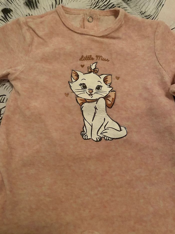 Pyjama velours Marie, taille 3 mois, Disney. - photo numéro 2