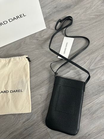 Pochette bandoulière de téléphone en cuir noir Gérard Darel 