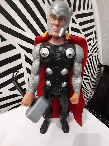 Figurine thor avengers 30cm