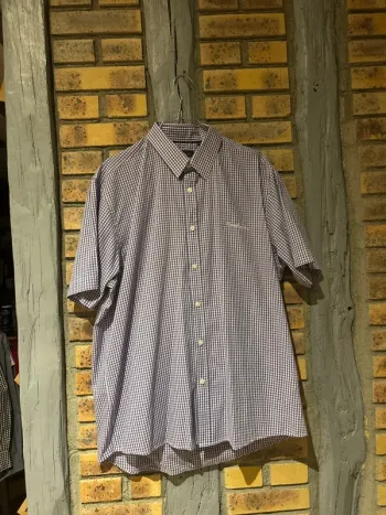 Chemise à carreaux manches courtes homme,Pierre Cardin taille XL