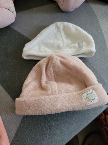 Lot bonnet naissance et chausson