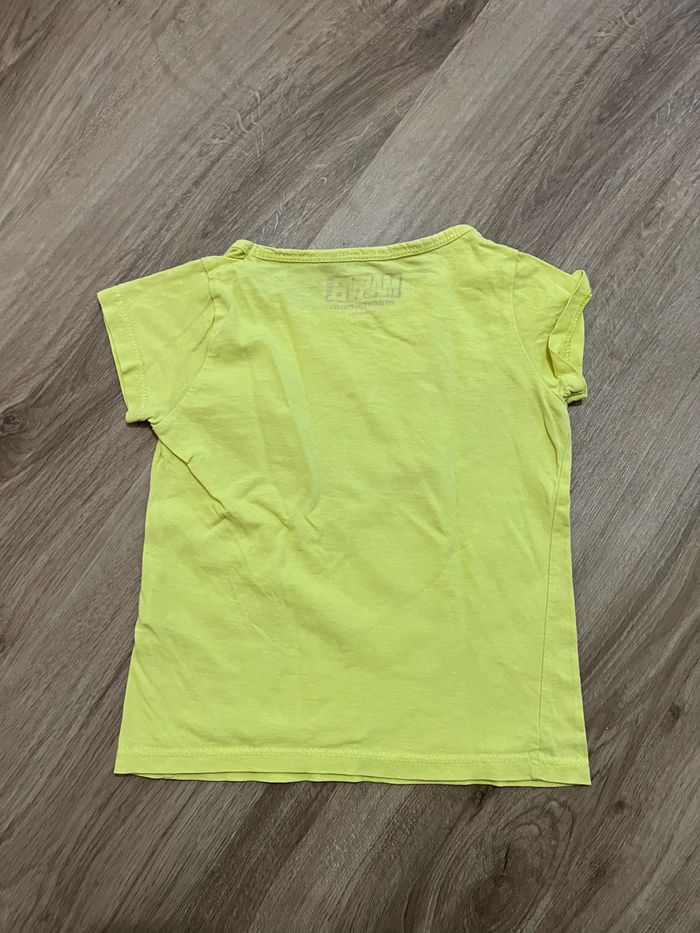T shirt Marvel enfant couleur jaune vert 6 ans taille petit très bon état - photo numéro 3