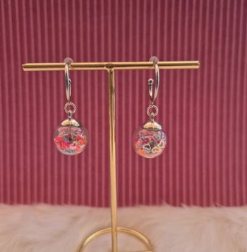 Boucles d’oreilles boules en verre avec sequins multicolore ✨💎 #Bijoux #Accessoires #Mode