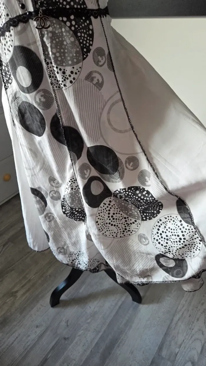 Robe Doublé et réglabe Noir et Blanche de chez Sensation en Taille Unique - photo numéro 9