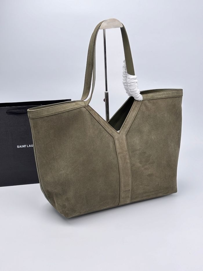 Yves Saint Laurent - photo numéro 2