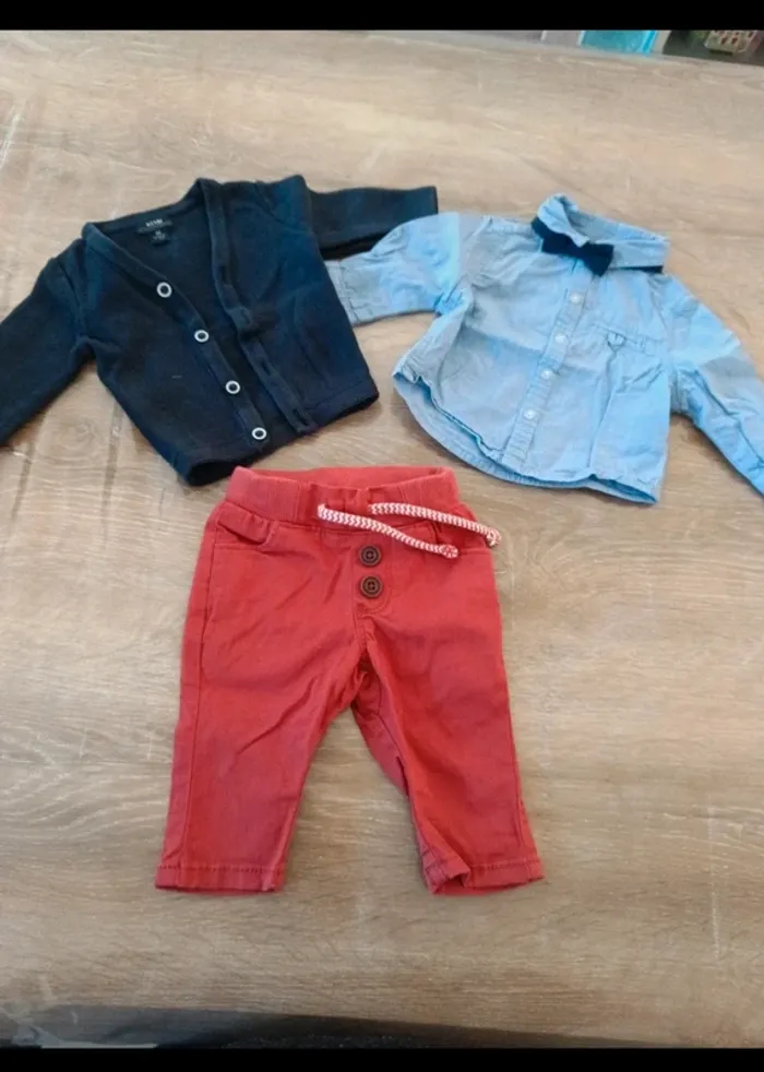 Ensemble garçon 1 mois très bon état - photo numéro 2