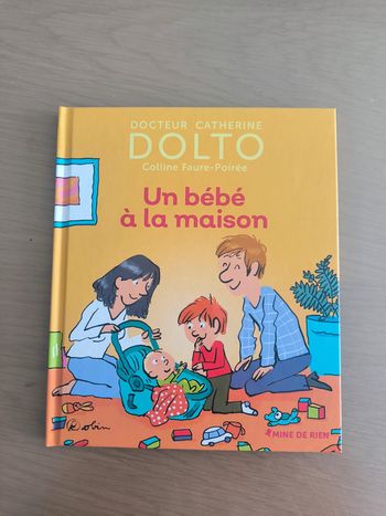 Livre un bébé à la maison