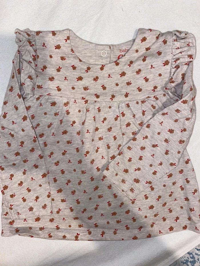 Pull fille c&a taille 18 mois