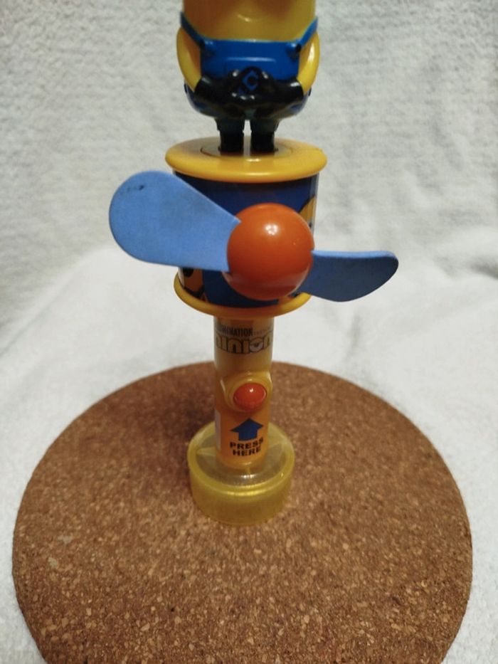 Figurine Minions ventilateur - photo numéro 3