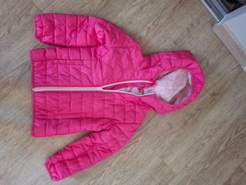 Doudoune mi saison 5 ans TBE.