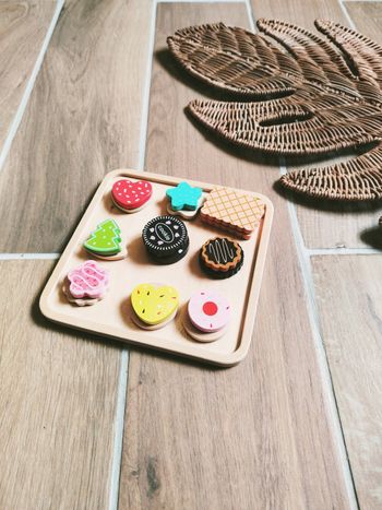 🍪Dinette plateau avec divers gâteaux  à scratch en bois