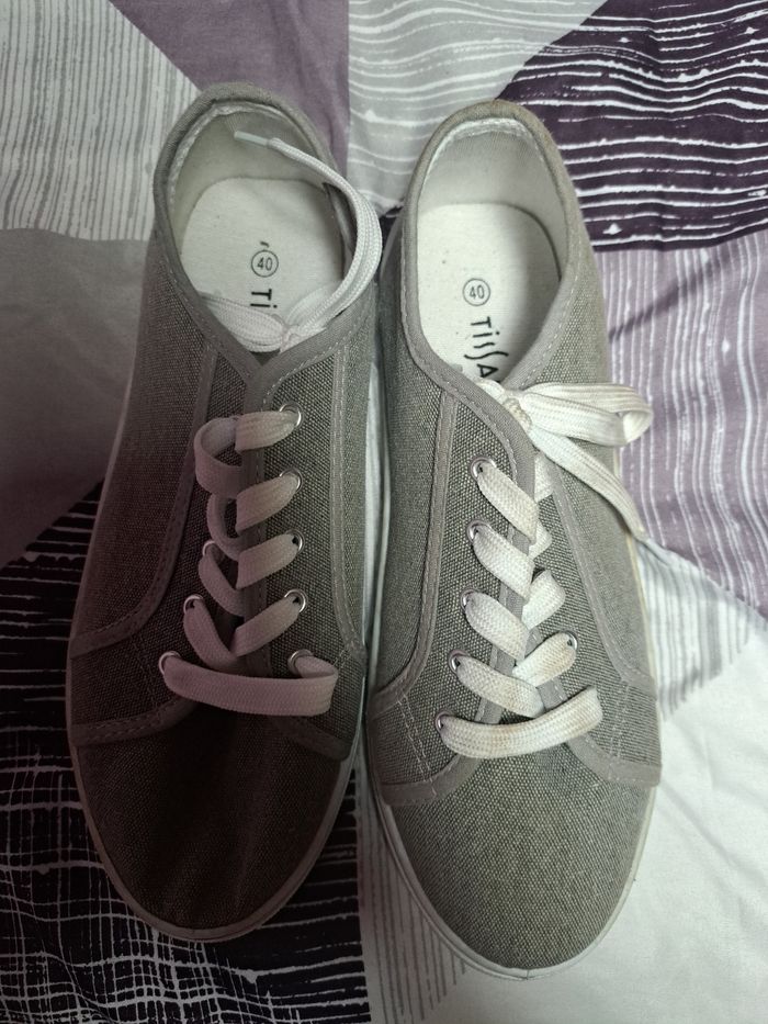 Chaussure en toile