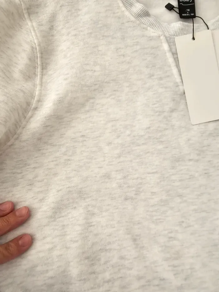 Sweat fille dazy taille S neuf - photo numéro 7