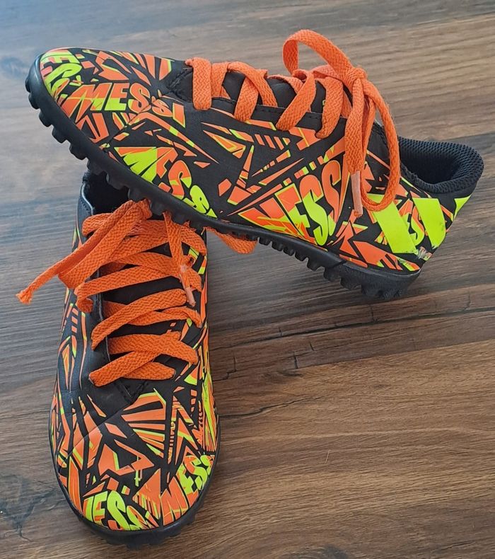 Chaussures ou crampons football enfants taille 33 Adidas Nemeziz Messi Rey Del Balon