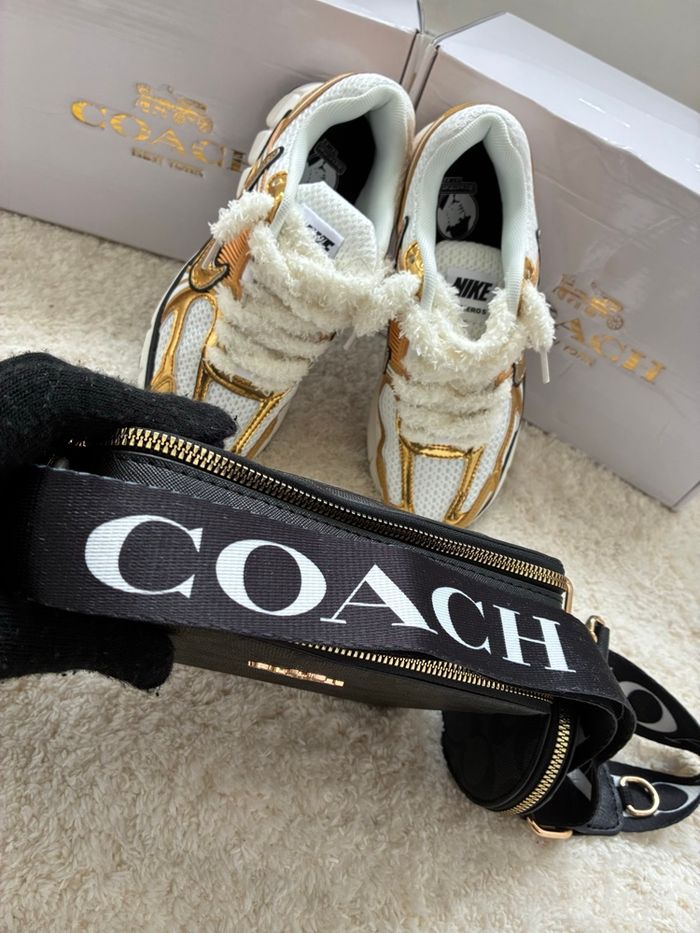 Sac Coach Noir Motif Signature: Chic et Fonctionnel" - photo numéro 2