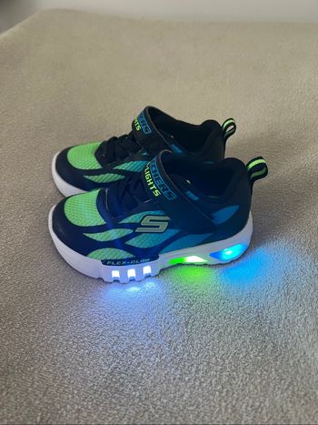 Chaussures lumineuse skechers taille 22