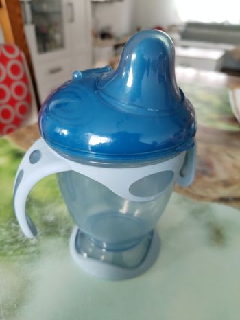 Tasse d'apprentissage bébé