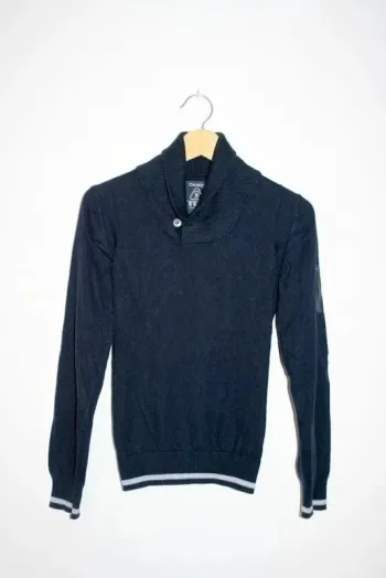Pull bleu marine marque Okaidi, taille 14 ans