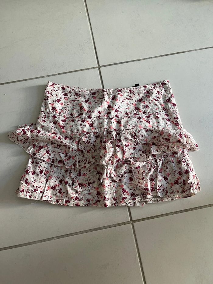 Jupe courte à fleur