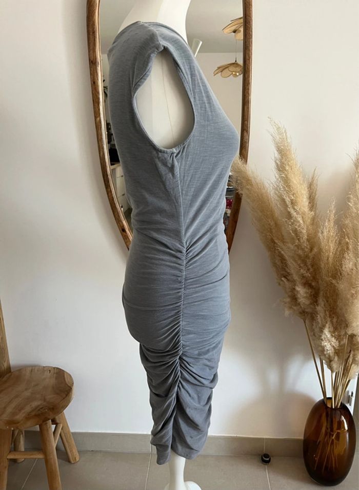 Robe moulante et élégante grise James Perse - photo numéro 5