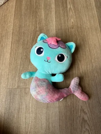 Peluche gabby s dollhouse