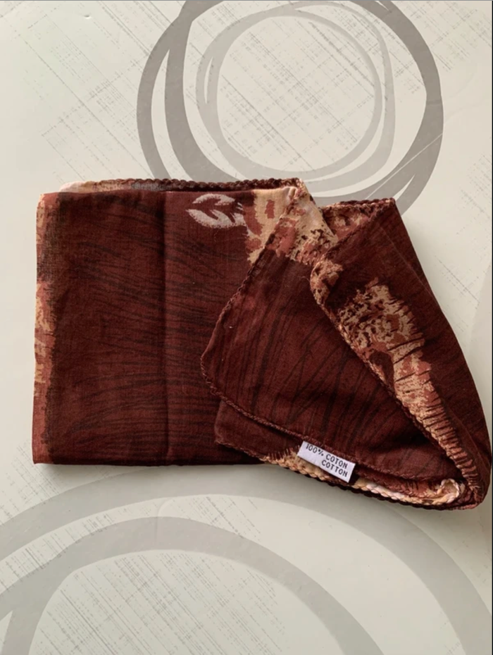 Foulard marron imprimé - 51cm x 47 cm - photo numéro 5