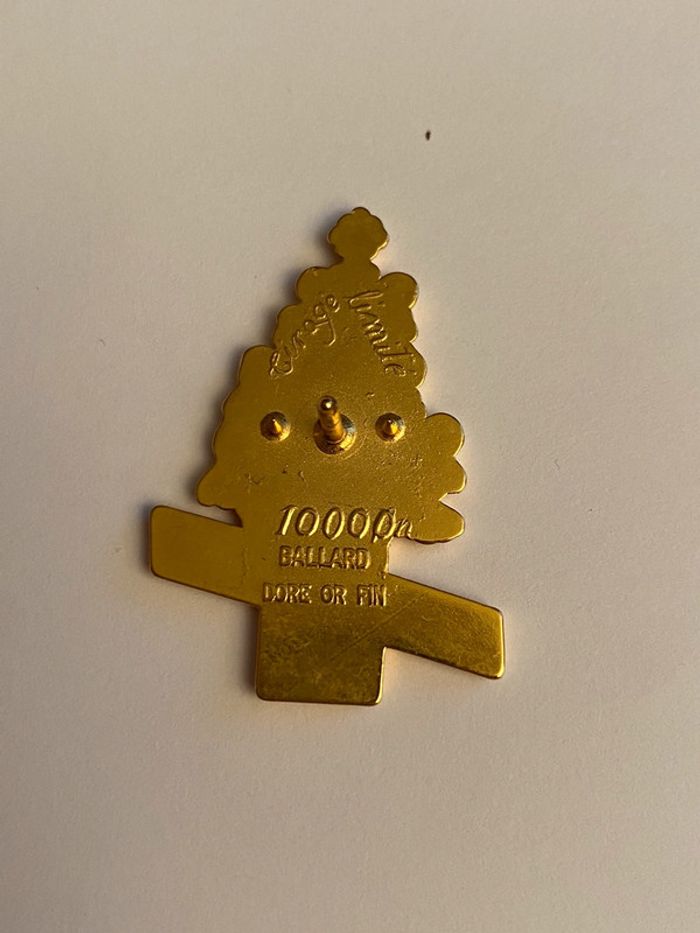 Pins / pin’s Truffaut Tirage limité à 10000 doré a lot fin - photo numéro 2