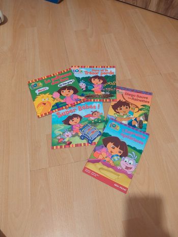 Lot de 5 livres Dora l'exploratrice et Diego