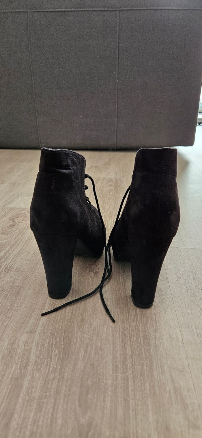 Chaussures a talon - photo numéro 5