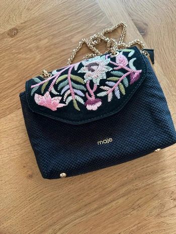 Sac noir parfois brodé