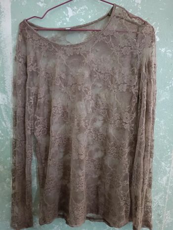 Haut taille 4 en dentelle