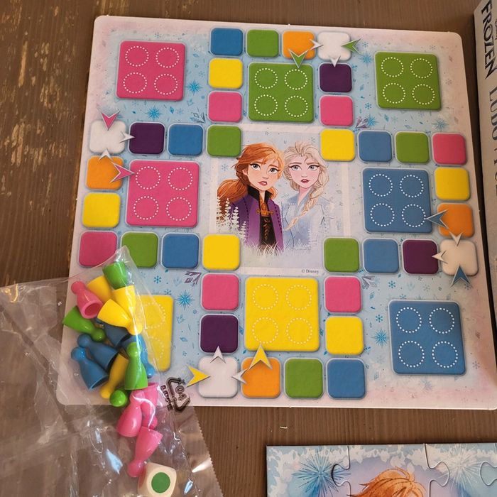 Reine des Neiges - puzzle 30 puces + jeu - photo numéro 4
