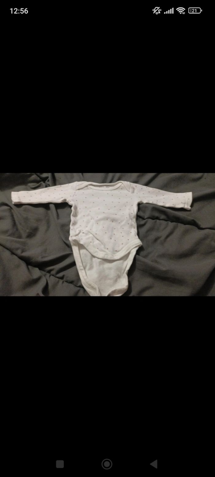 Lot de bodies bébé fille taille 1 mois