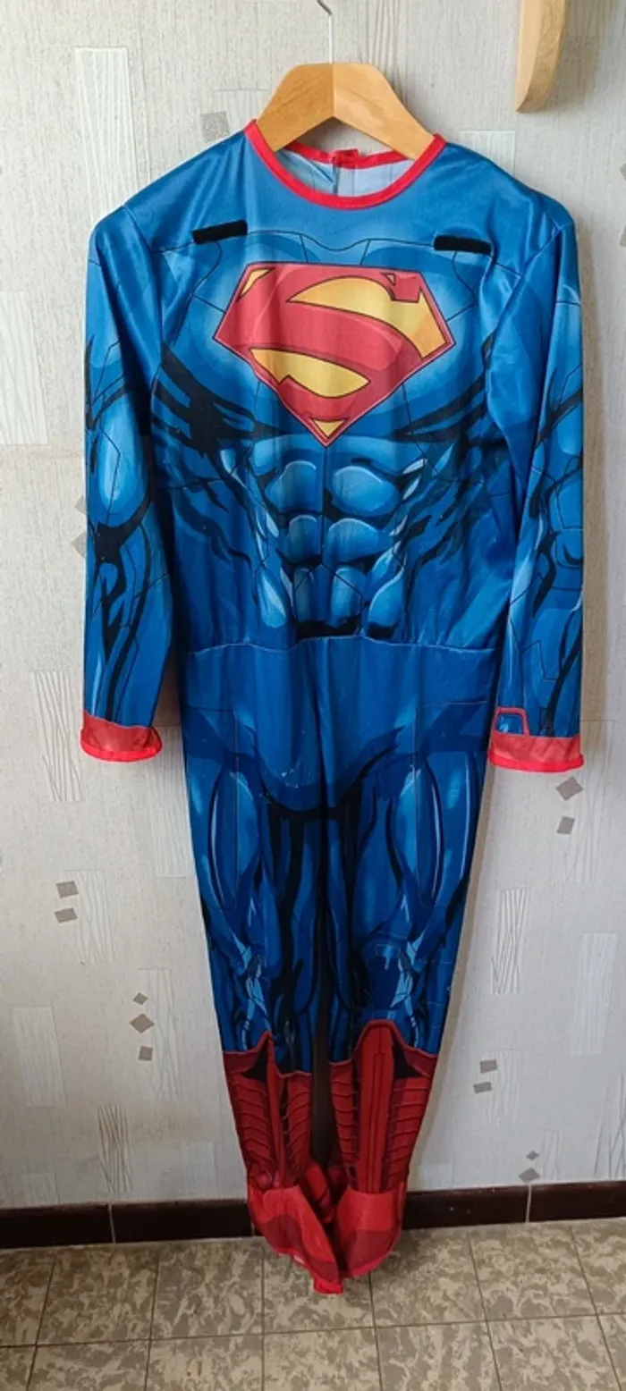 495- costume superman, Taille L