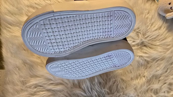 NEUVES (non portées)🏷🥰🤩💙 superbes baskets cuir pointure 20 garçon 💙💙😍 - photo numéro 5