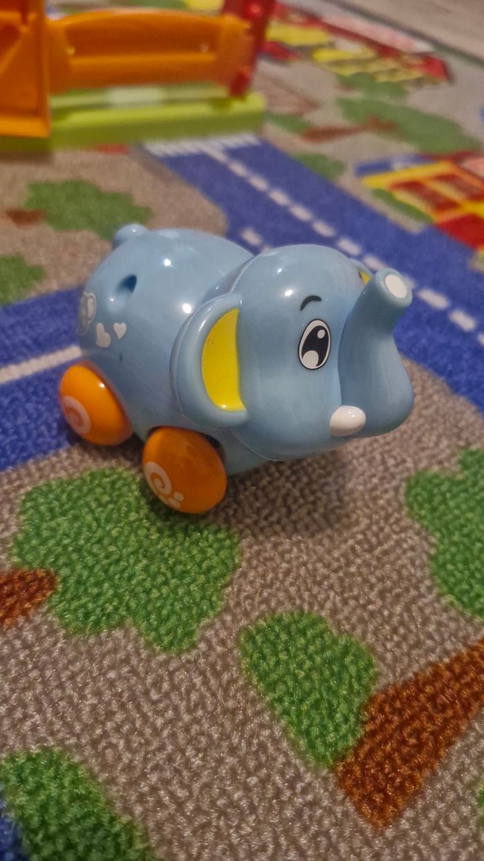 Petite voiture Éléphant - photo numéro 2