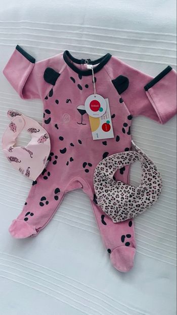 Pyjama boboli et bavoirs 6 mois