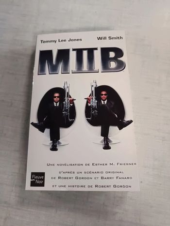 Livre m'en in black 2