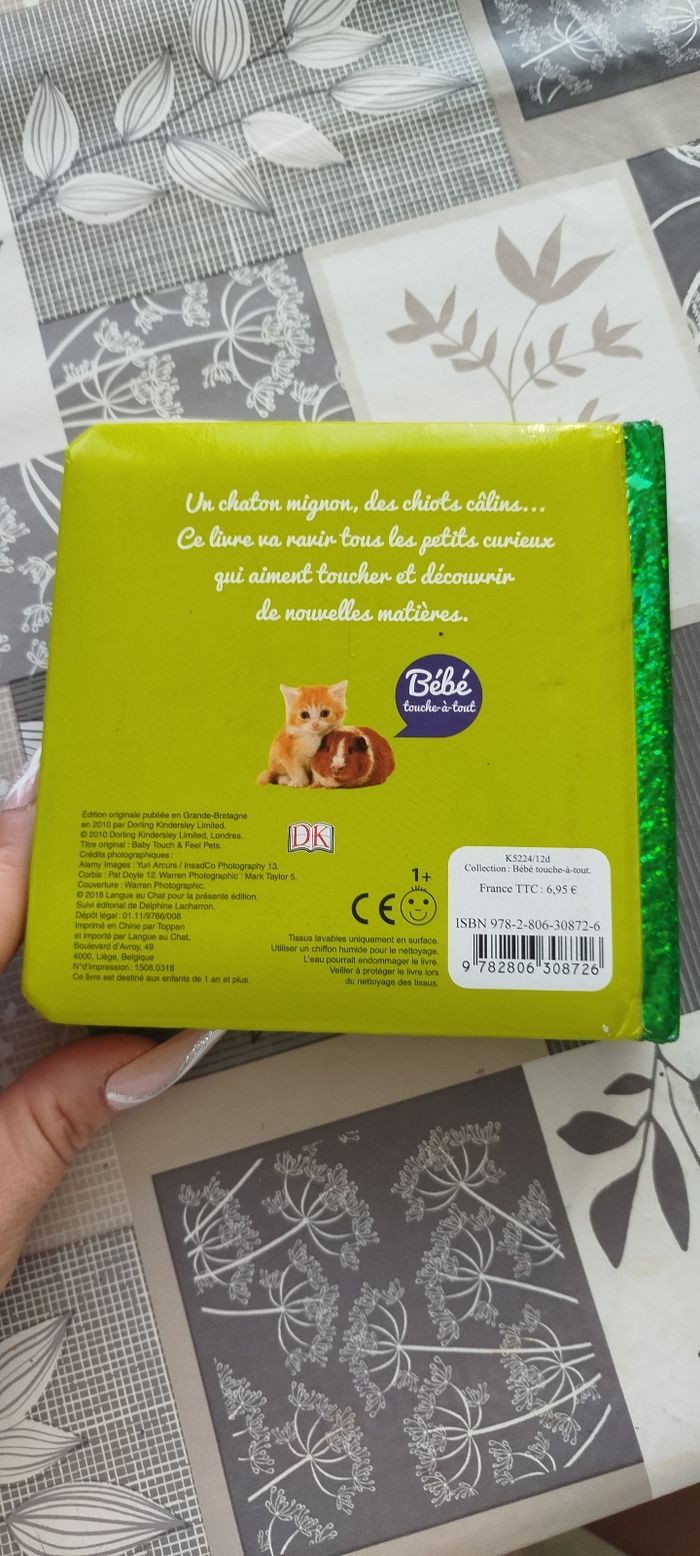 Livre bébé imagier et toucher - photo numéro 2