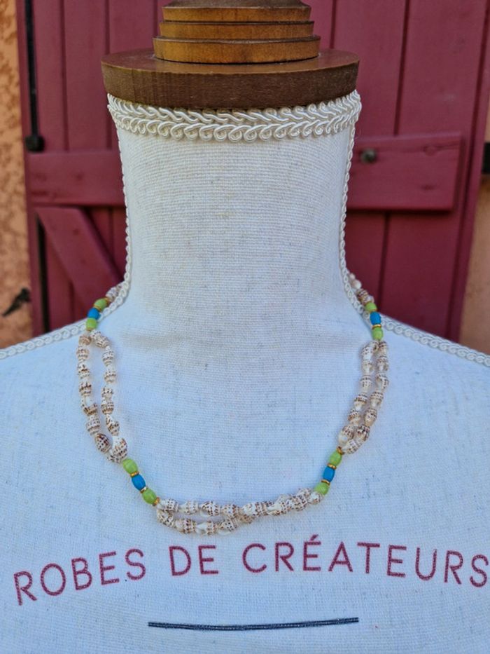 Collier court fantaisie