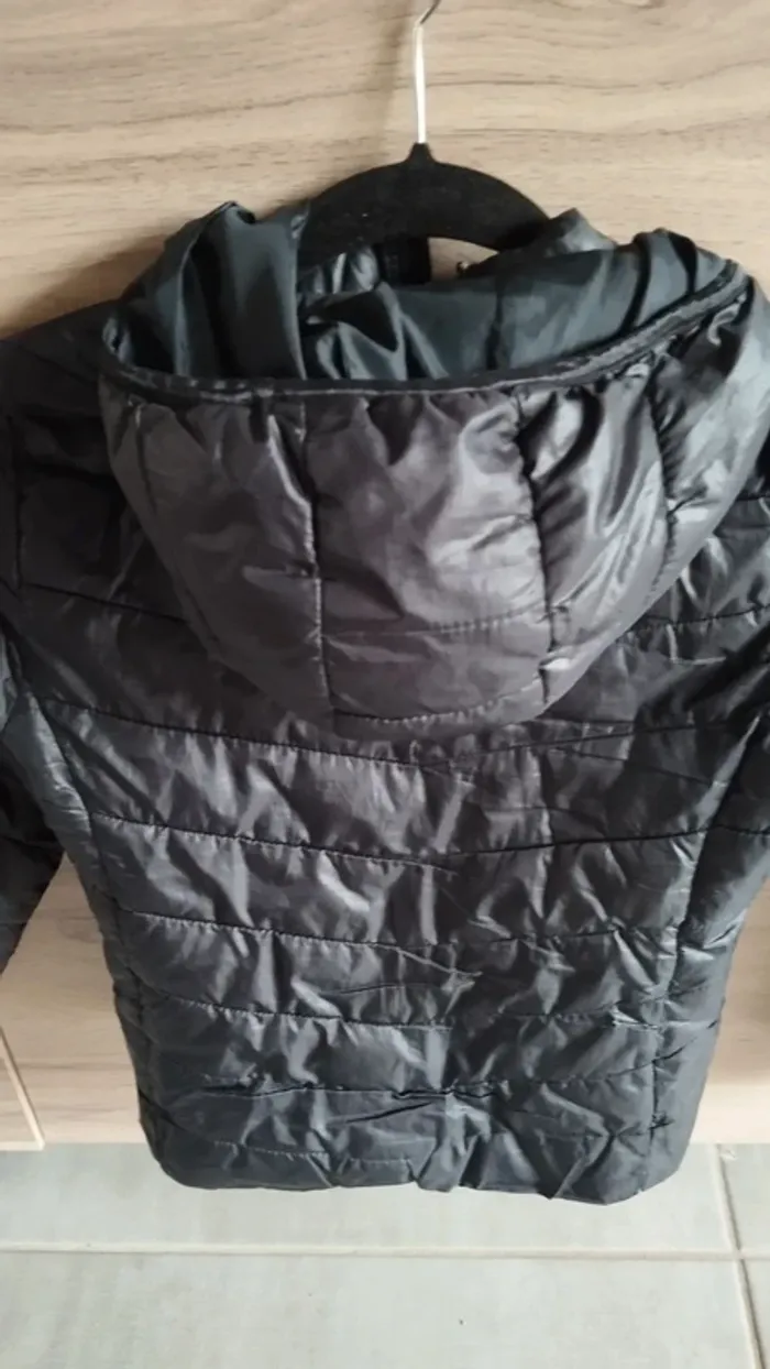 Doudoune légère taille 9/10 ans h&m fille - photo numéro 4