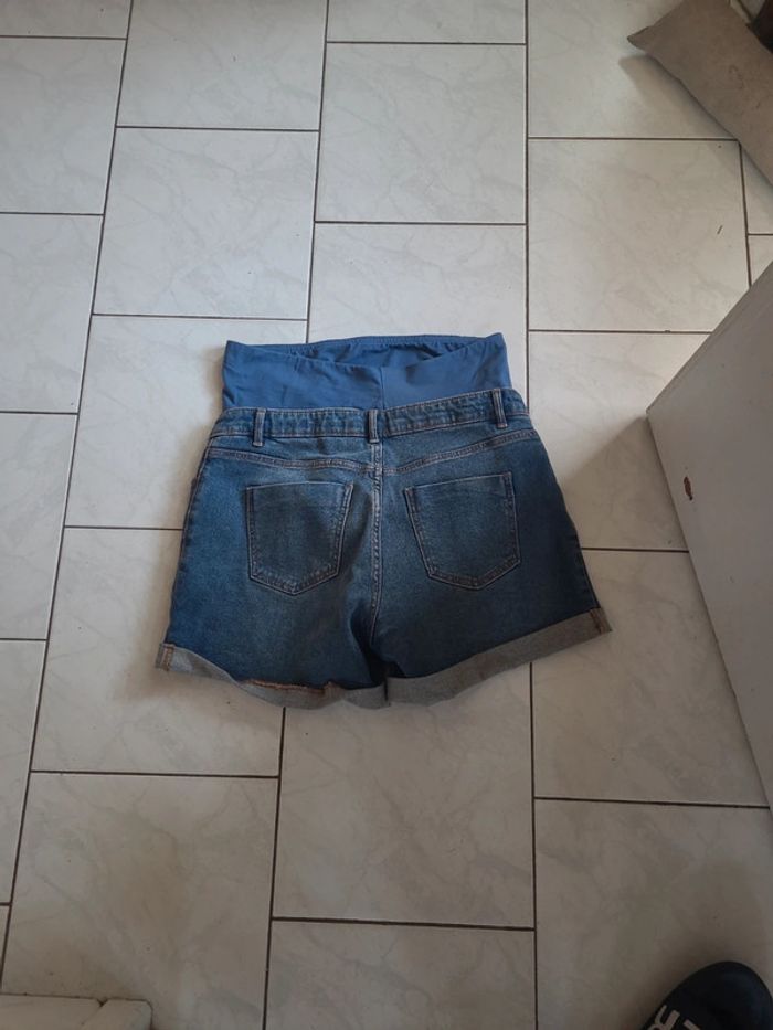 Short de grossesse - photo numéro 3