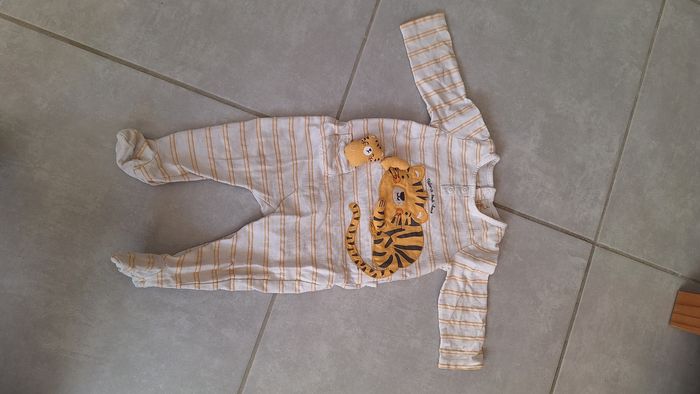 Lot vêtements bébé 6 mois, 13 pièces - photo numéro 2