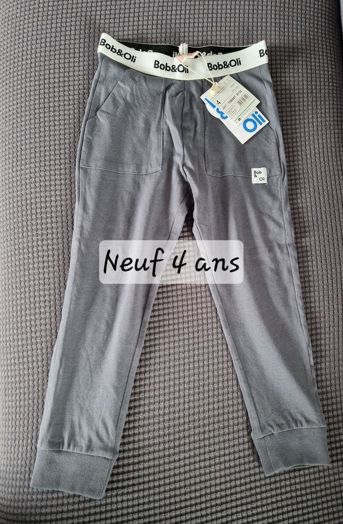 Pantalon neuf 4 ans