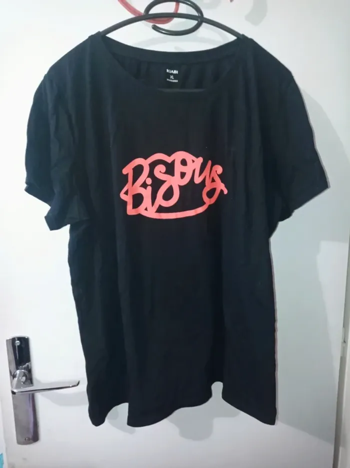 T-shirt manche courte noir avec motif
