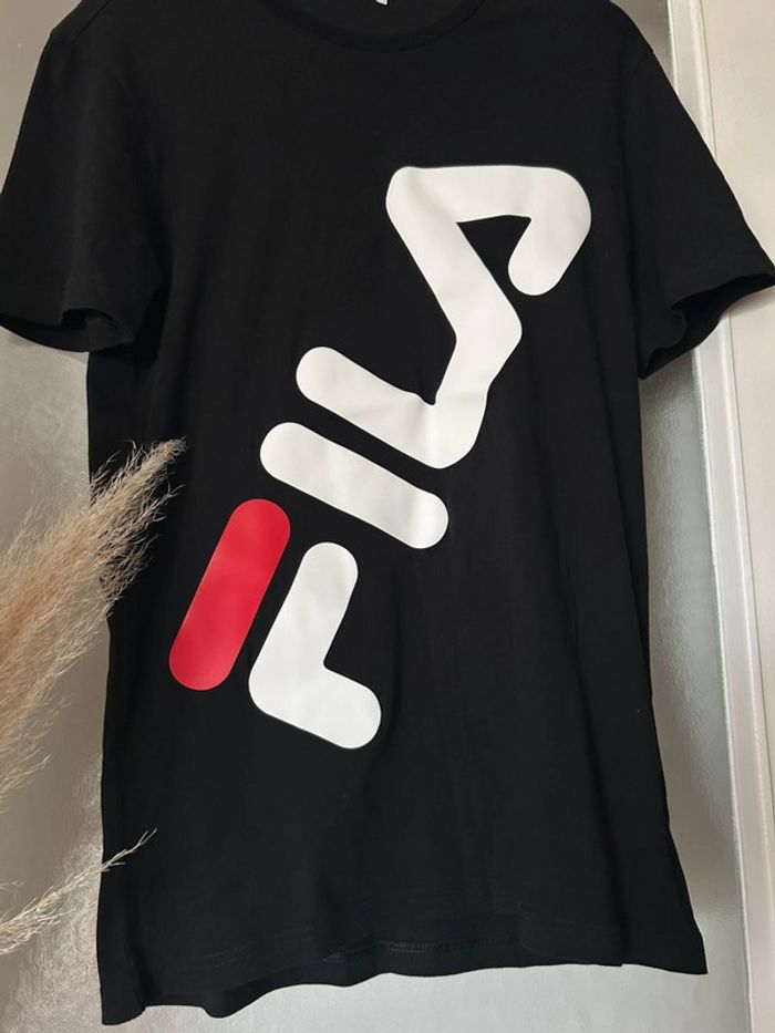T-shirt noir Fila S neuf - photo numéro 2