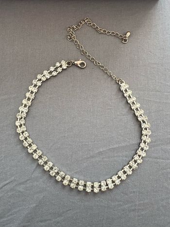 Collier ras-du-cou à strass