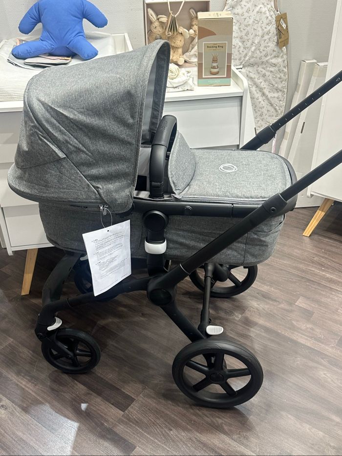 Duo poussette nacelle fox5 grise complète jamais utilisé bugaboo
