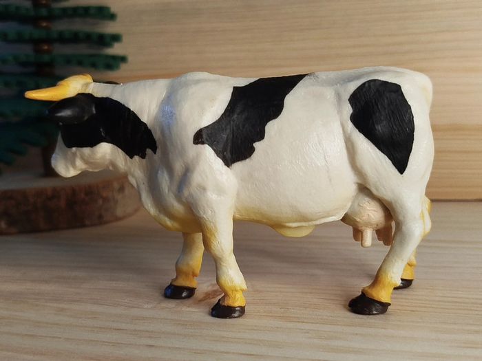 Papo vache noire et blanche Vintage Figurine animal de la ferme - photo numéro 3